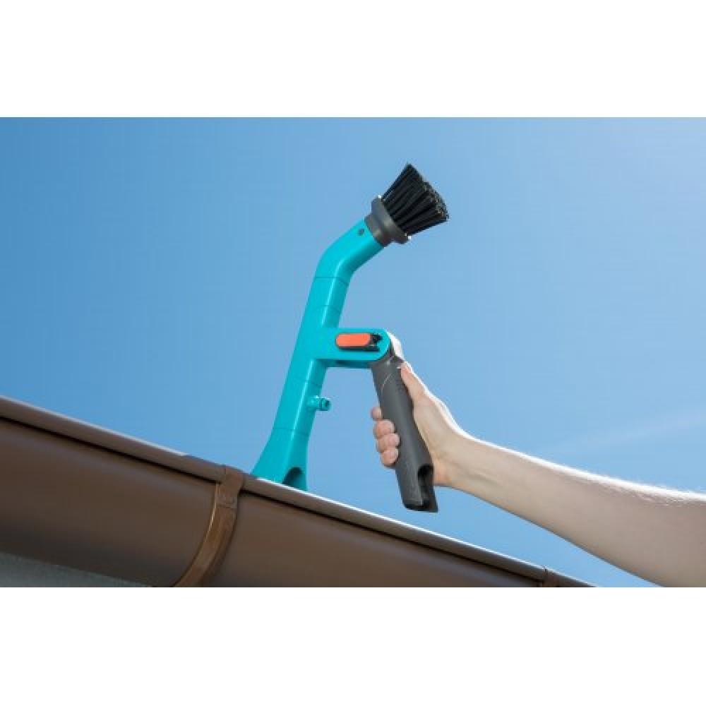 Щітка Gardena Combisystem для очищення жолобів, ринв (03651-20.000.00) Щітка Gardena Combisystem для очищення жолобів, ринв (03651-20.000.00)