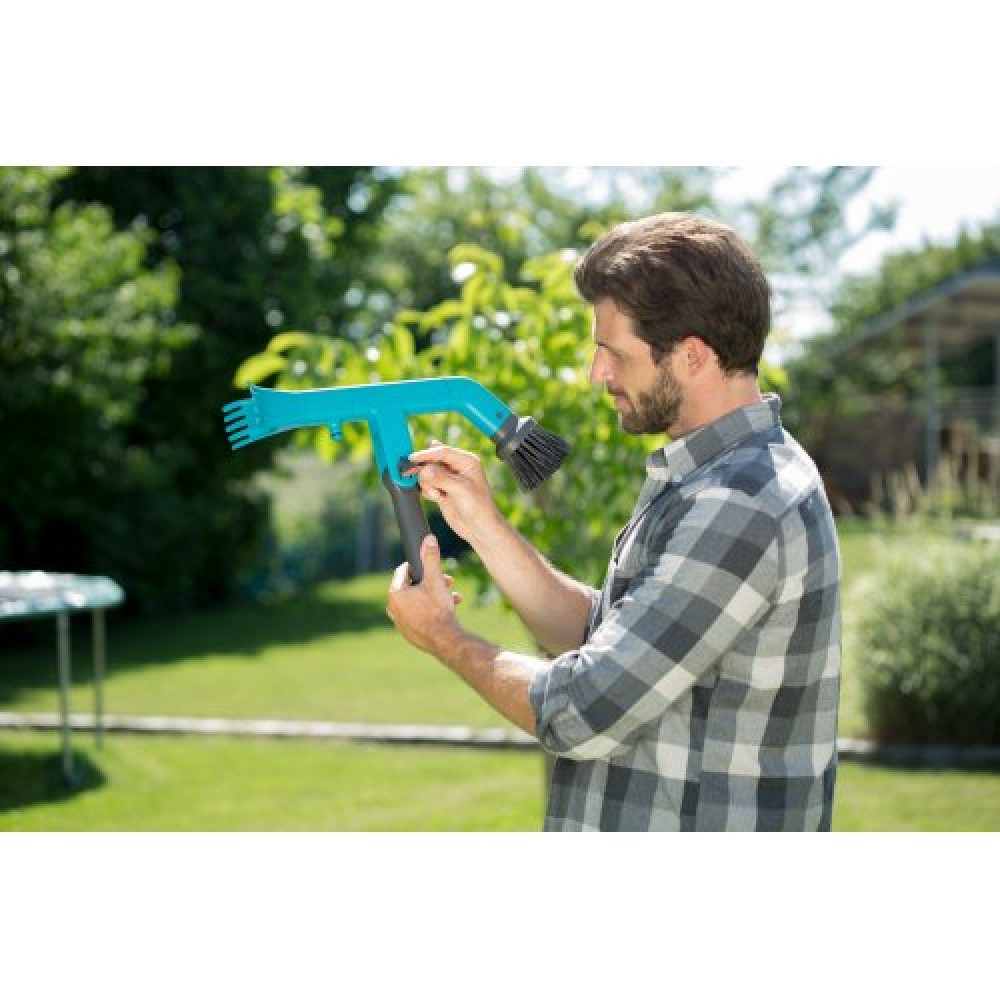 Щітка Gardena Combisystem для очищення жолобів, ринв (03651-20.000.00) Щітка Gardena Combisystem для очищення жолобів, ринв (03651-20.000.00)
