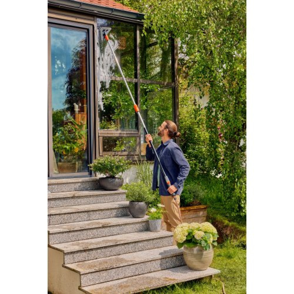 Ручка телескопічна Gardena Cleansystem M-XL 155-260 см (18804-20.000.00) Ручка телескопічна Gardena Cleansystem M-XL 155-260 см (18804-20.000.00)
