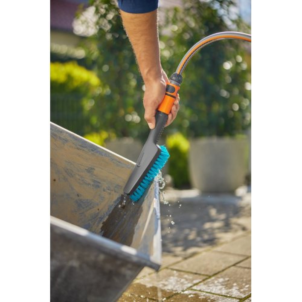 Щітка ручна Gardena Cleansystem S жорстка (18844-20.000.00) Щітка ручна Gardena Cleansystem S жорстка (18844-20.000.00)