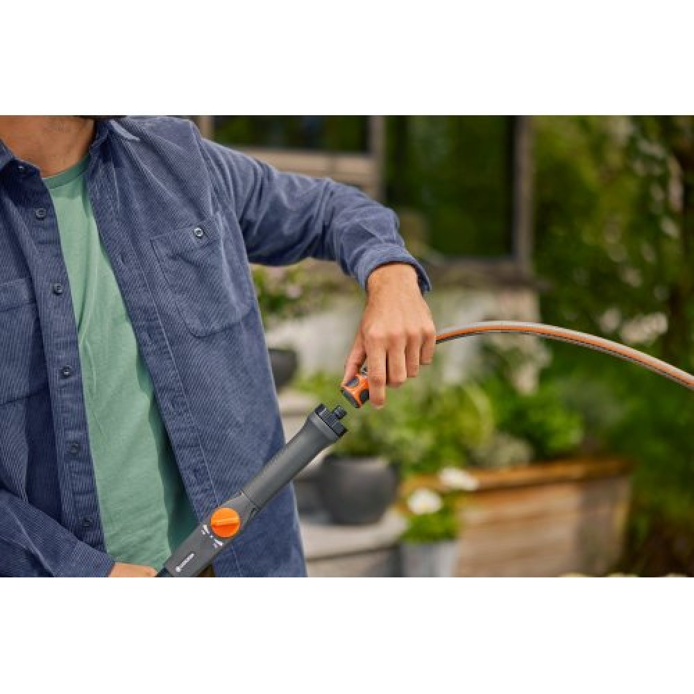 Ручка телескопічна Gardena Cleansystem M-XL 155-260 см (18804-20.000.00) Ручка телескопічна Gardena Cleansystem M-XL 155-260 см (18804-20.000.00)