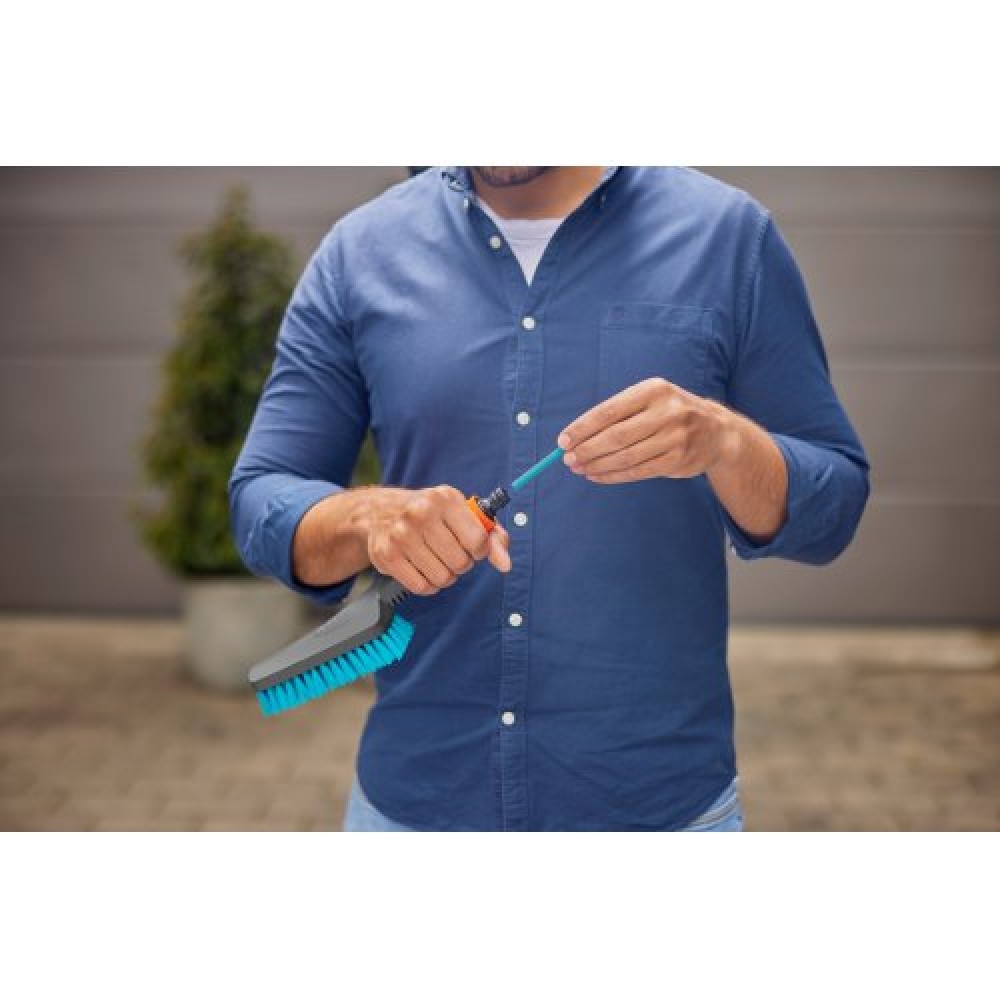 Щітка ручна Gardena Cleansystem S жорстка (18844-20.000.00) Щітка ручна Gardena Cleansystem S жорстка (18844-20.000.00)