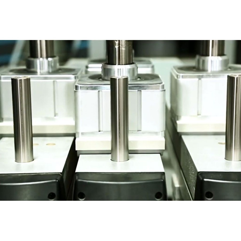 5-ти осьовий обробний центр з ЧПУ AES VEGA 5X 1632 5-ти осьовий обробний центр з ЧПУ AES VEGA 5X 1632