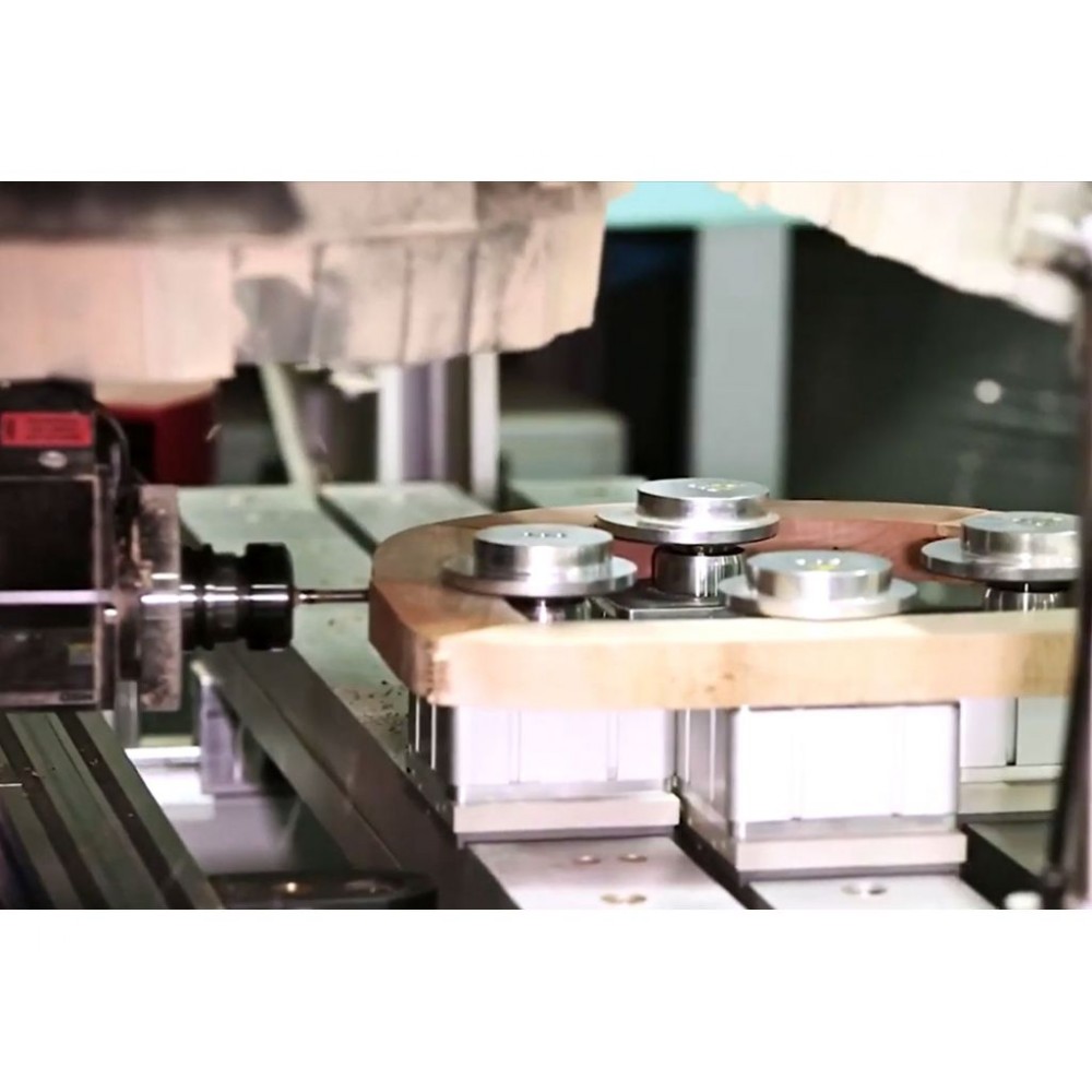 5-ти осьовий обробний центр з ЧПУ AES VEGA 5X 1632 5-ти осьовий обробний центр з ЧПУ AES VEGA 5X 1632