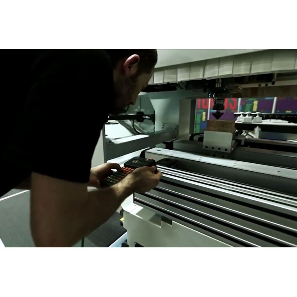 5-ти осьовий обробний центр з ЧПУ AES VEGA 5X 1632 5-ти осьовий обробний центр з ЧПУ AES VEGA 5X 1632