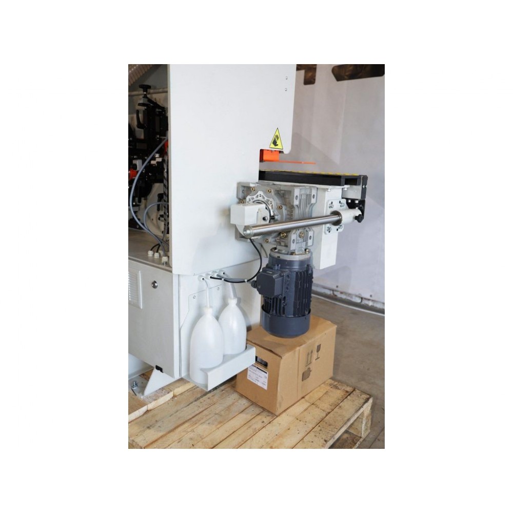 Автоматичний кромкооблицювальний верстат STOMANA KZM 6 TF5 PUR Автоматичний кромкооблицювальний верстат STOMANA KZM 6 TF5 PUR