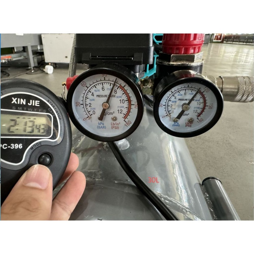 Безмасляний поршневий компресор Mast MOF1390/1100-30L Безмасляний поршневий компресор Mast MOF1390/1100-30L