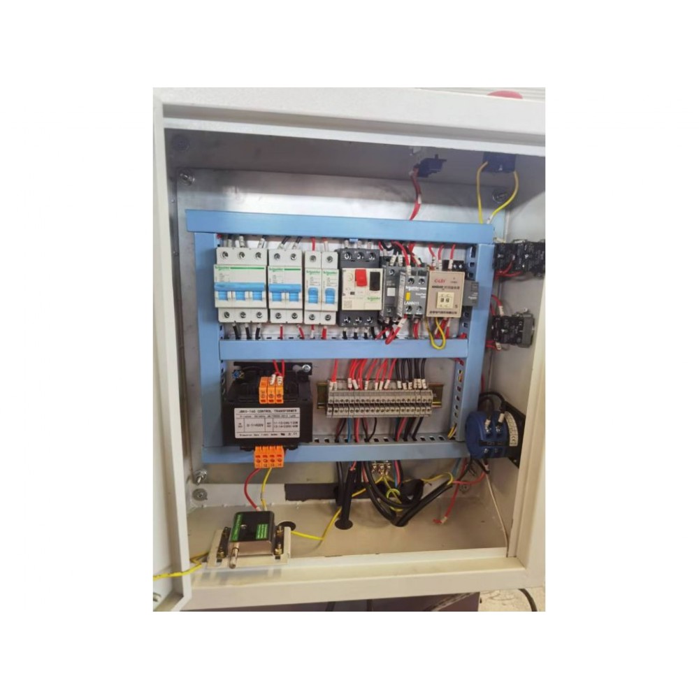 Електромеханічні гільйотинні ножиці MAST Metalltechnik Q11-4х1250 Електромеханічні гільйотинні ножиці MAST Metalltechnik Q11-4х1250