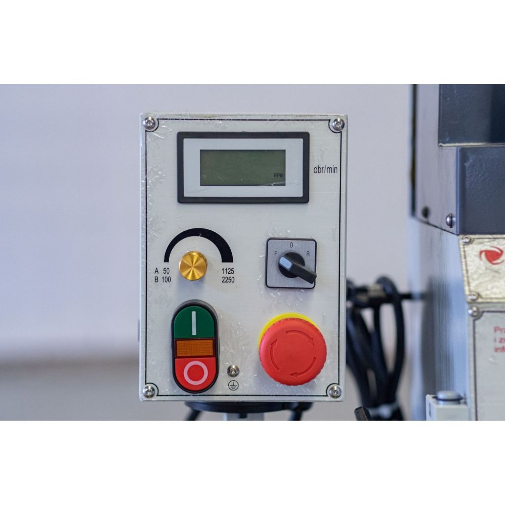 Фрезерний верстат CORMAK HK-25L Vario з підставкою Фрезерний верстат CORMAK HK-25L Vario з підставкою