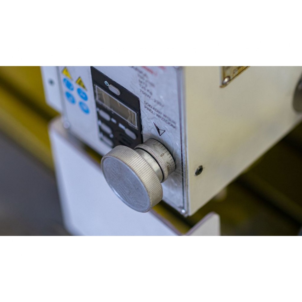 Фрезерний верстат CORMAK HK-25L Vario з підставкою Фрезерний верстат CORMAK HK-25L Vario з підставкою