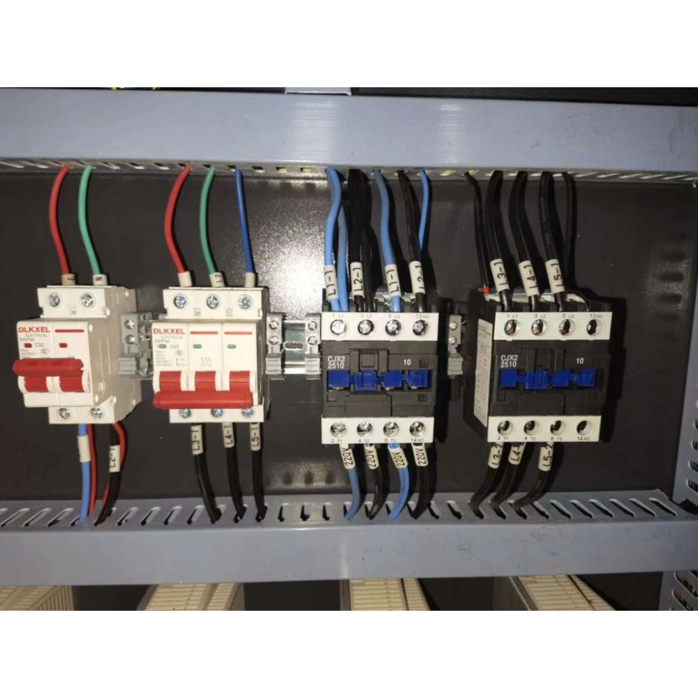 Фрезерний верстат по дереву з ЧПУ MAST 1325 Фрезерний верстат по дереву з ЧПУ MAST 1325