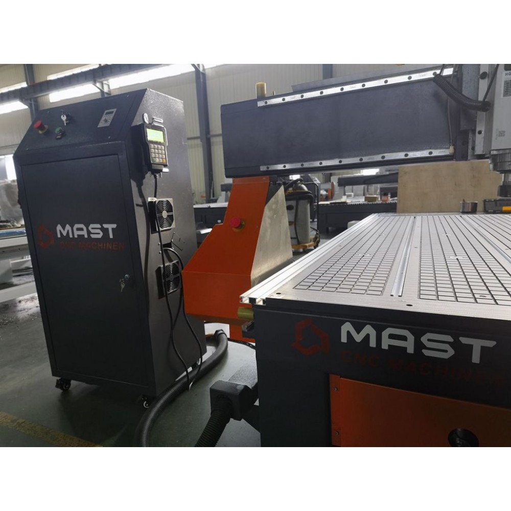 Фрезерний верстат по дереву з ЧПУ MAST 1325 Фрезерний верстат по дереву з ЧПУ MAST 1325
