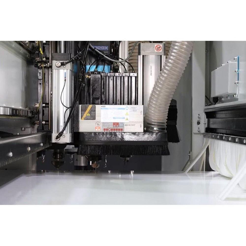 Фрезерний верстат з ЧПК AES EXTREME LINE 1632 Фрезерний верстат з ЧПК AES EXTREME LINE 1632