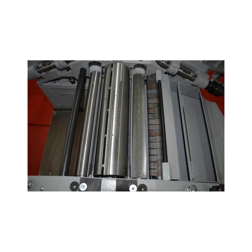 Фугувально-рейсмусовий верстат Stomana ADM 320 зі спіральним валом Фугувально-рейсмусовий верстат Stomana ADM 320 зі спіральним валом