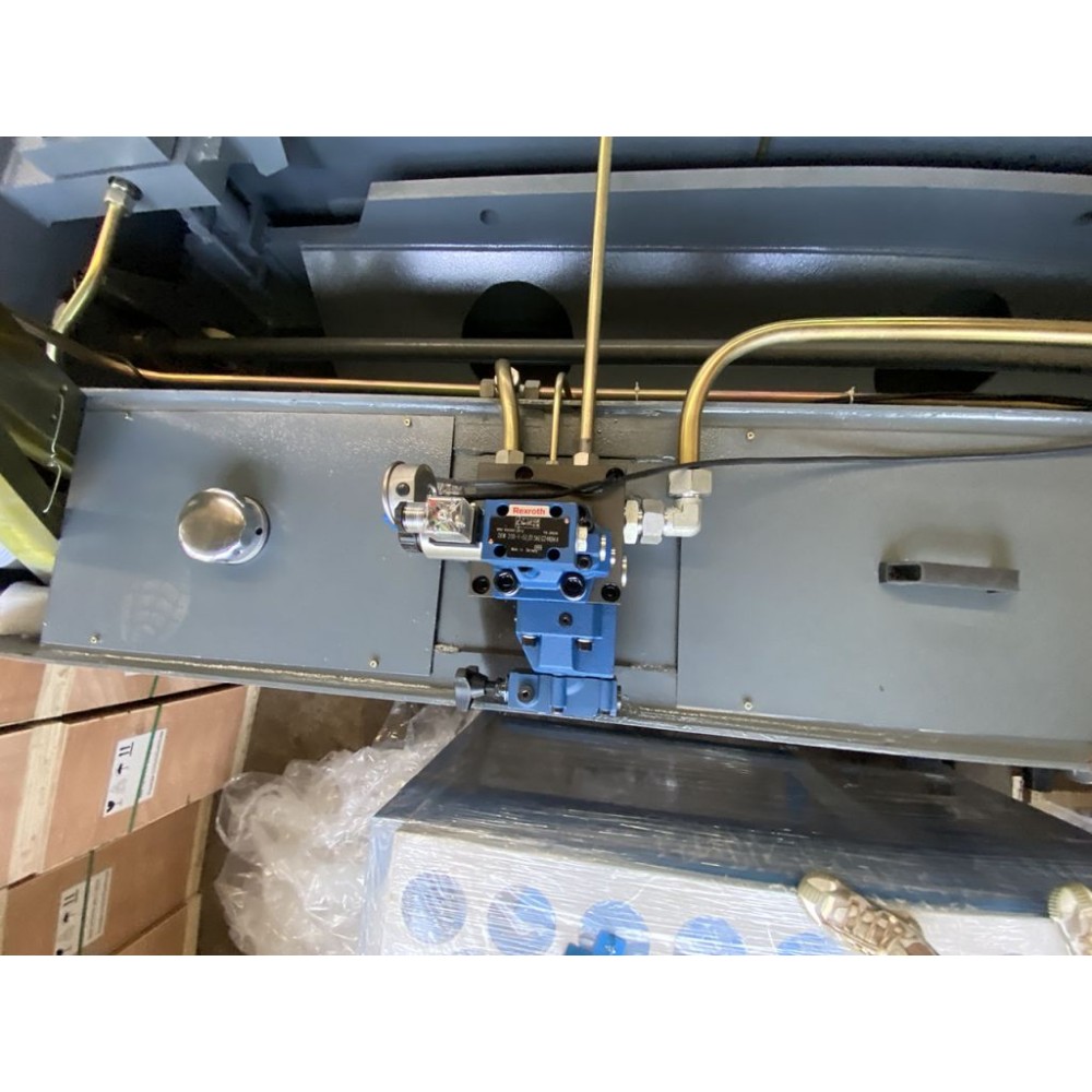 Гідравлічні гільйотинні ножиці DURMARK QC11K-6X2500 Гідравлічні гільйотинні ножиці DURMARK QC11K-6X2500