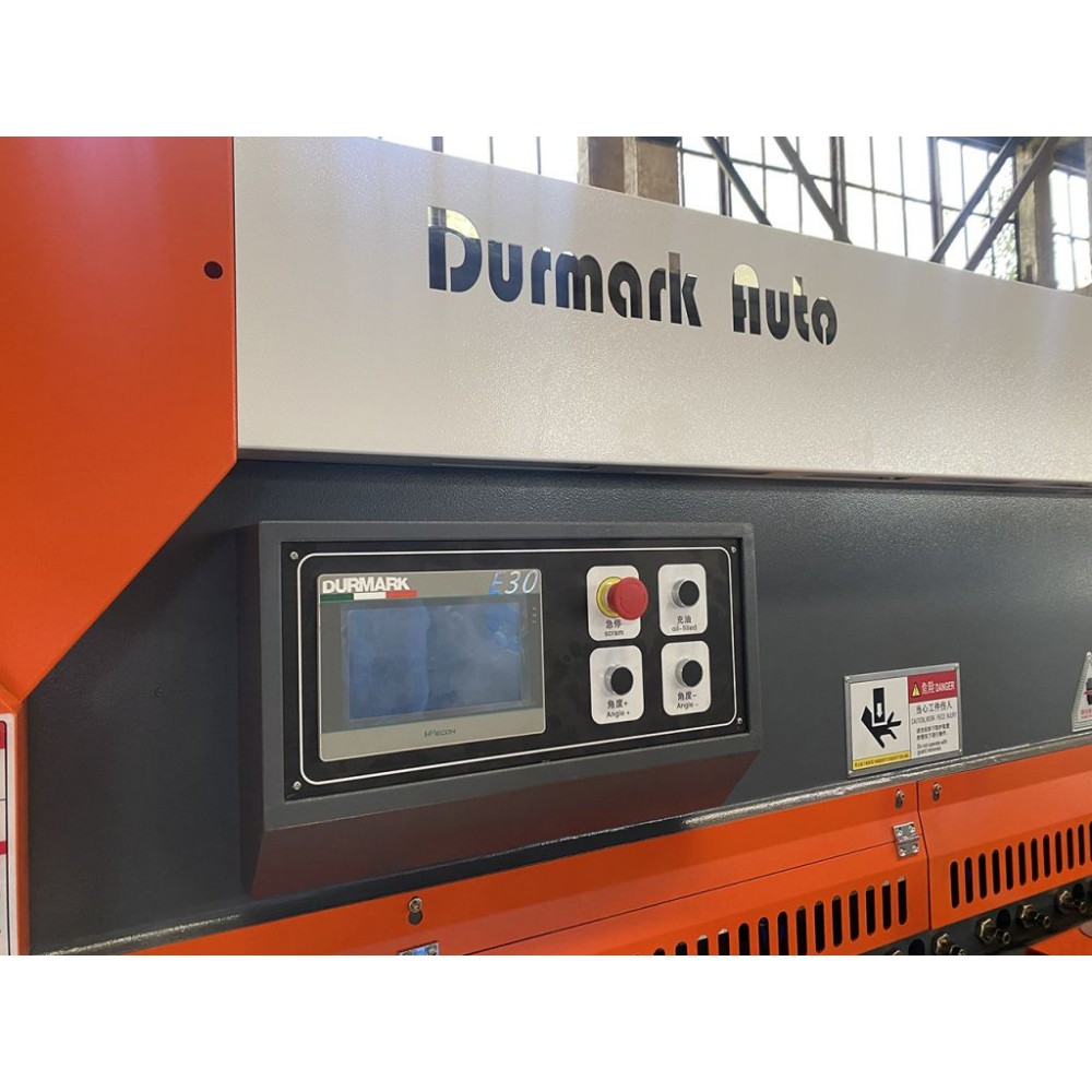 Гідравлічні гільйотинні ножиці DURMARK QC11K-6X2500 Гідравлічні гільйотинні ножиці DURMARK QC11K-6X2500