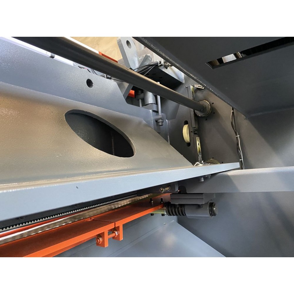 Гідравлічні гільйотинні ножиці DURMARK QC11K-6X2500 Гідравлічні гільйотинні ножиці DURMARK QC11K-6X2500