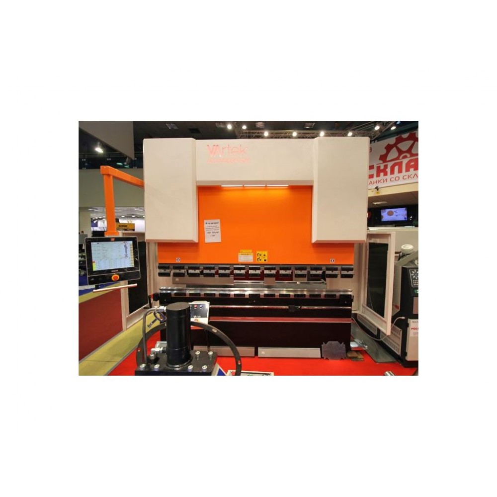 Гідравлічний листозгинальний прес з ЧПК VARTEK 2600x135 Advance Form Гідравлічний листозгинальний прес з ЧПК VARTEK 2600x135 Advance Form