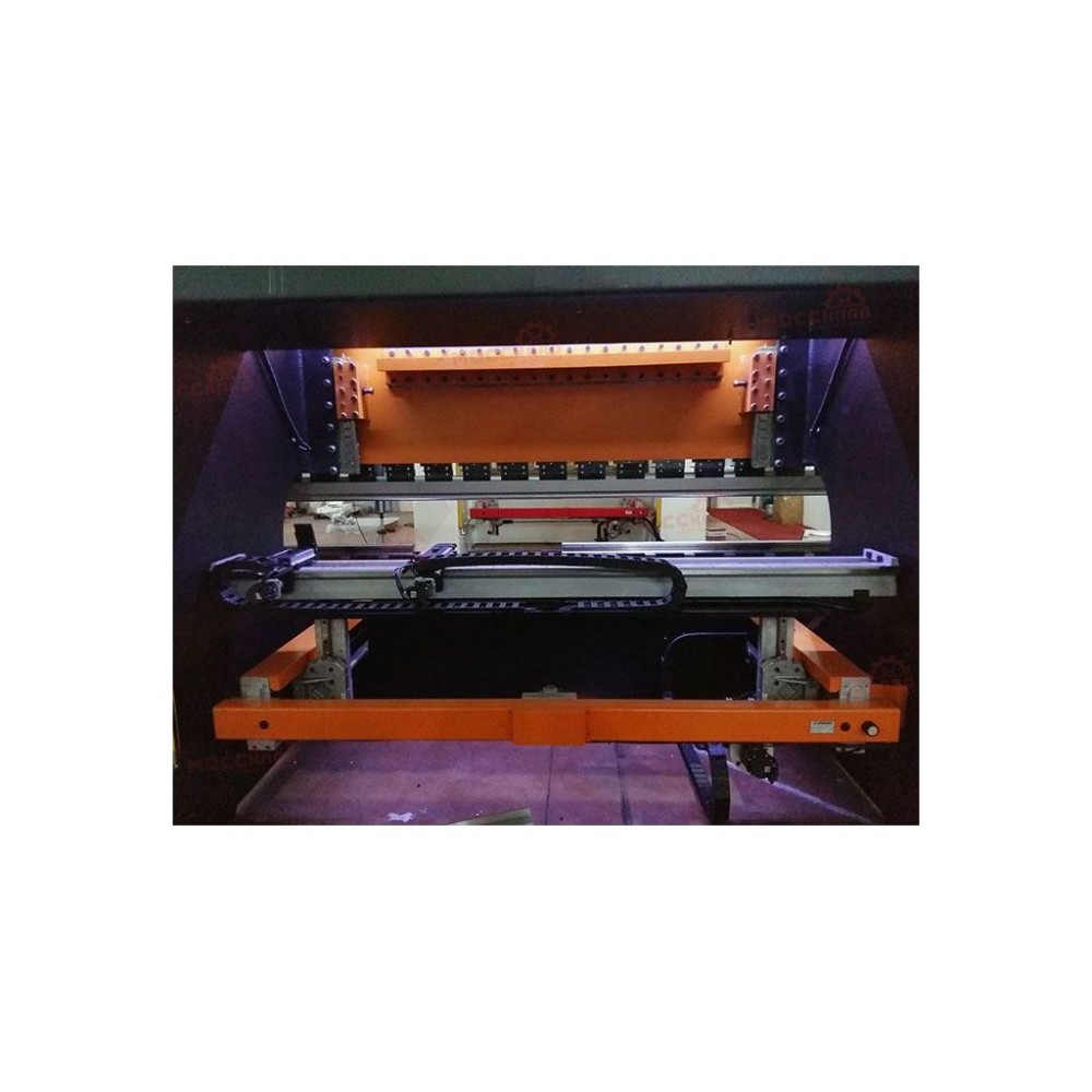 Гідравлічний листозгинальний прес з ЧПК VARTEK 2600x135 Advance Form Гідравлічний листозгинальний прес з ЧПК VARTEK 2600x135 Advance Form