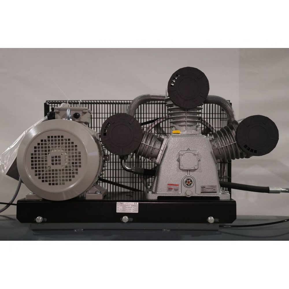 Компресор поршневий WALTER GK 880-5,5/500 P Компресор поршневий WALTER GK 880-5,5/500 P