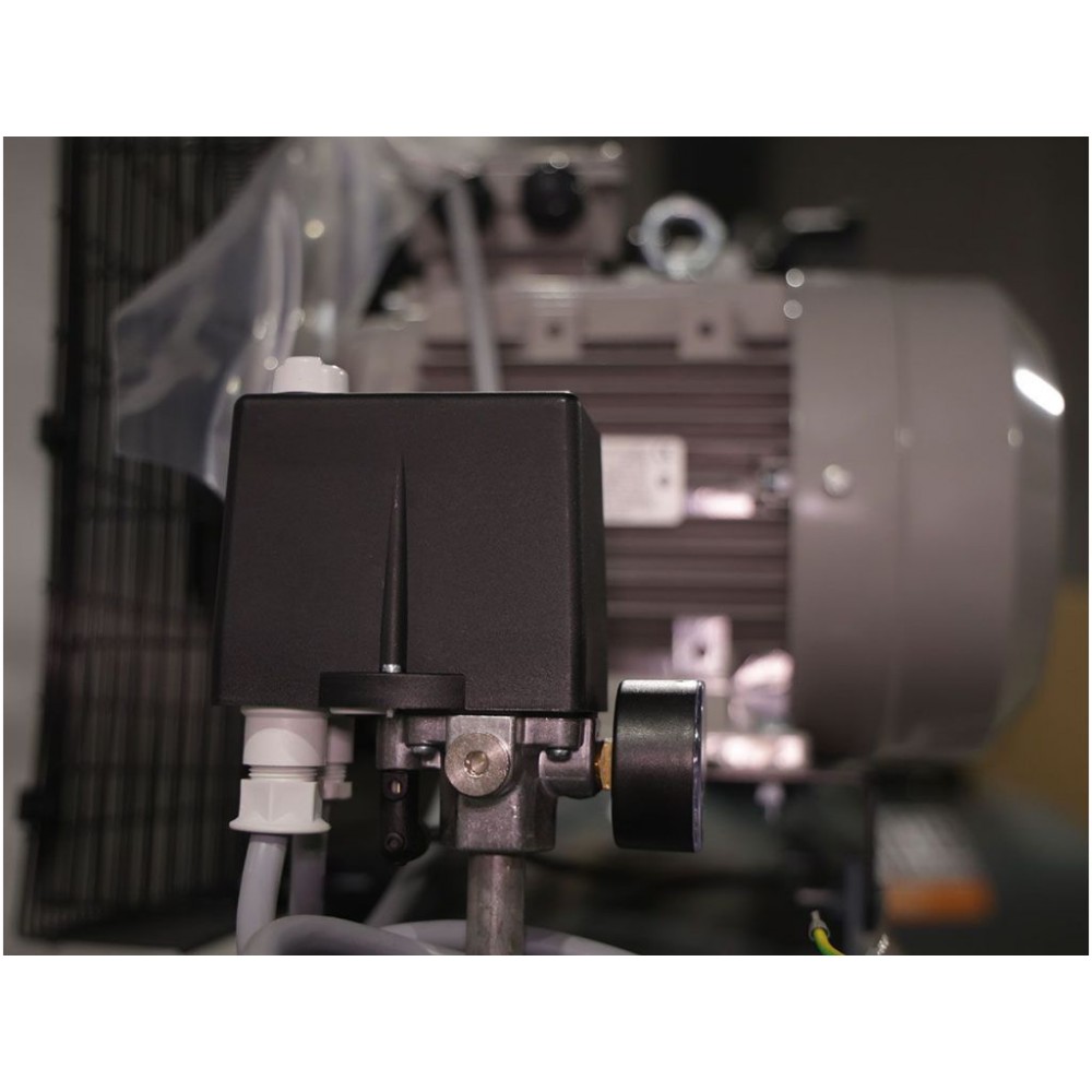 Компресор поршневий WALTER GK 880-5,5/500 P Компресор поршневий WALTER GK 880-5,5/500 P