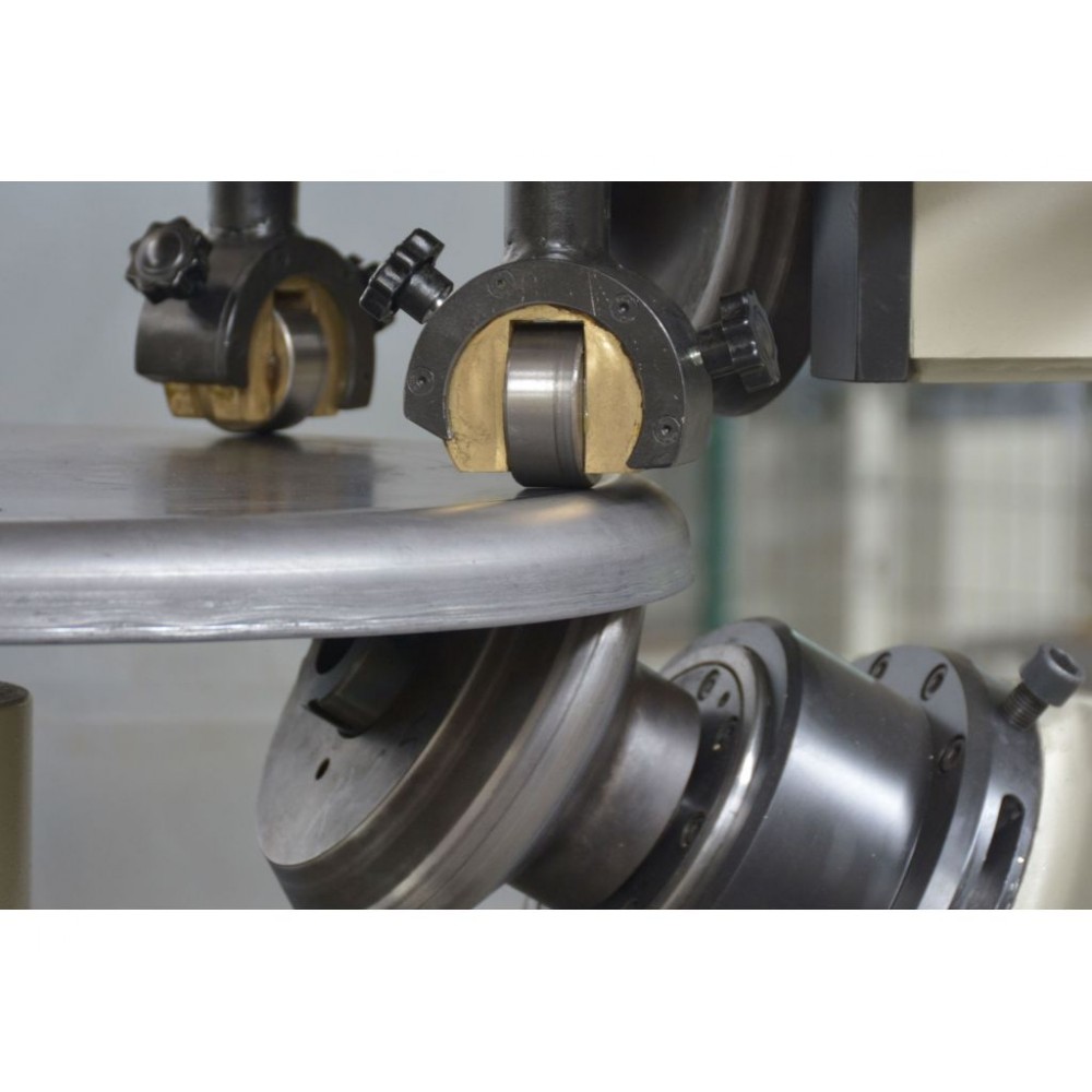 Відбортовочно-відрізний верстат Isitan SDK 6 Відбортовочно-відрізний верстат Isitan SDK 6