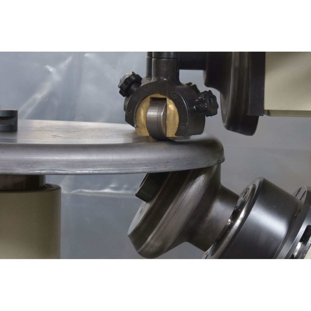 Відбортовочно-відрізний верстат Isitan SDK 6 Відбортовочно-відрізний верстат Isitan SDK 6