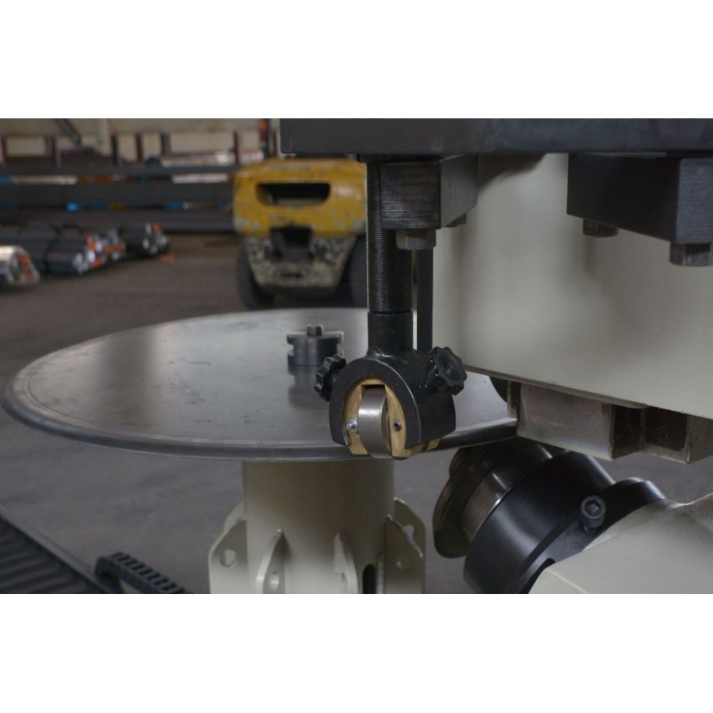 Відбортовочно-відрізний верстат Isitan SDK 6 Відбортовочно-відрізний верстат Isitan SDK 6