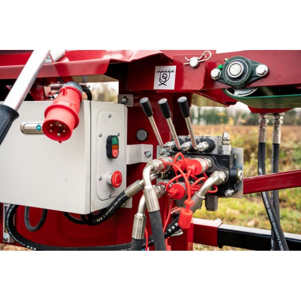 Напівавтоматична машина для різання і розколу дров Brugger SA38 Напівавтоматична машина для різання і розколу дров Brugger SA38