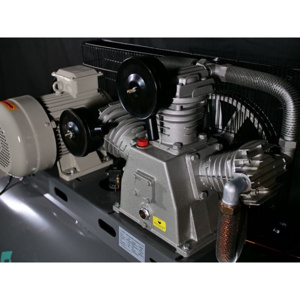 Поршневий компресор MAST TA90/500L 400V 12.5BAR Поршневий компресор MAST TA90/500L 400V 12.5BAR