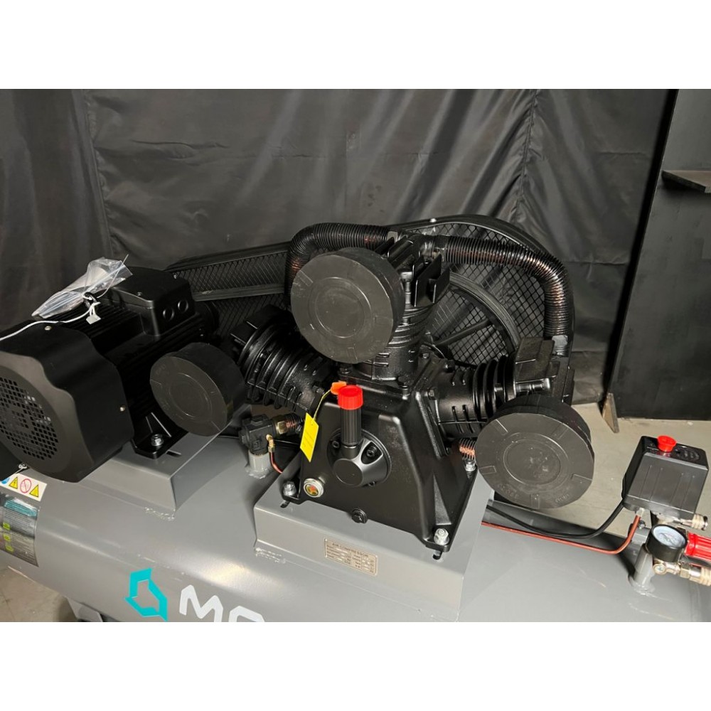 Поршневий компресор Mast TB90/300L 400V Поршневий компресор Mast TB90/300L 400V