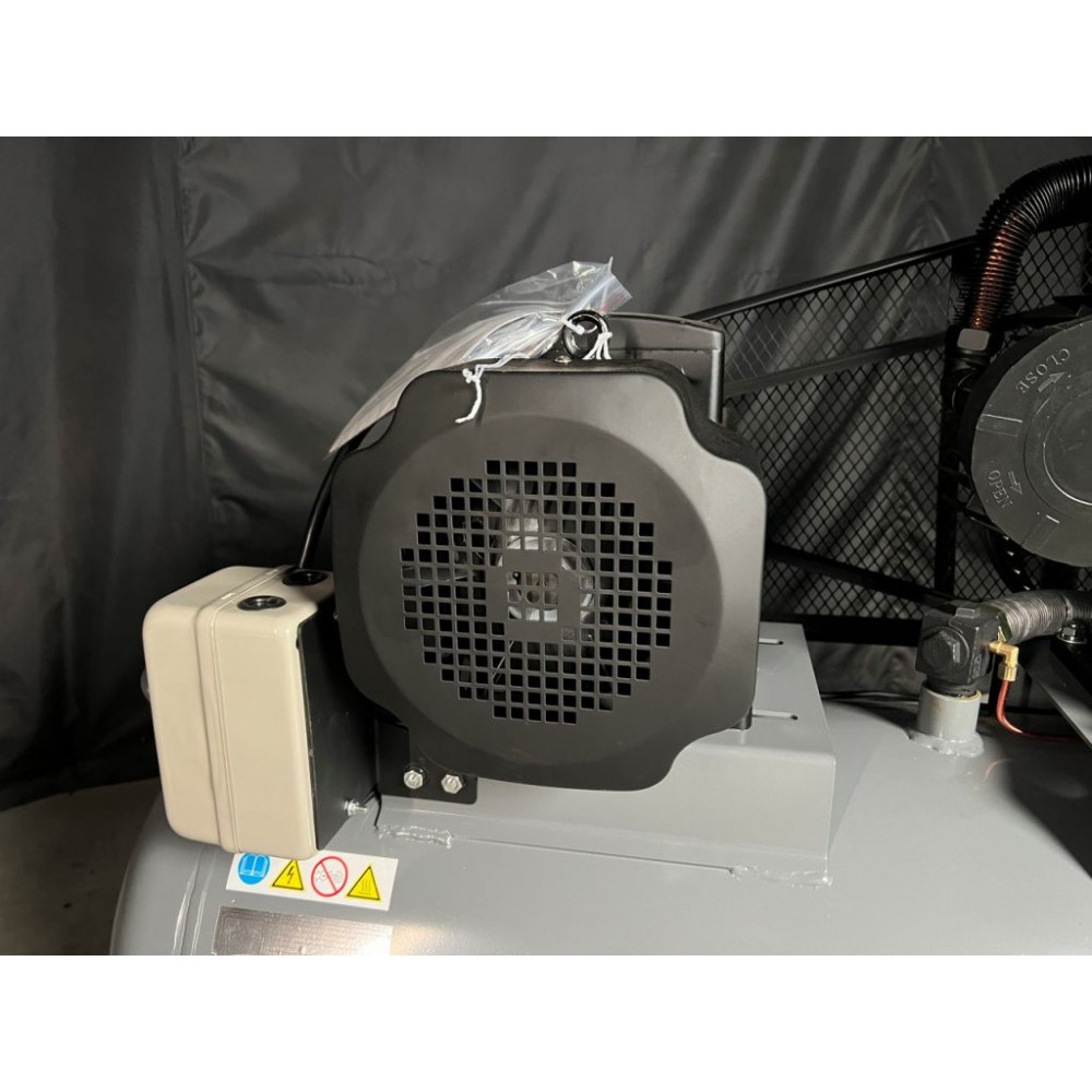 Поршневий компресор Mast TB90/300L 400V Поршневий компресор Mast TB90/300L 400V