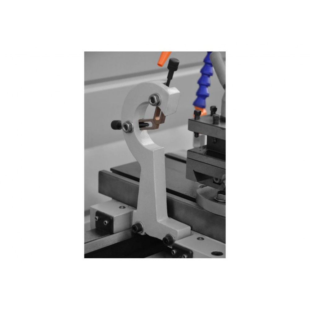 Універсальний токарний верстат CORMAK 310x900 (TU3109V) Універсальний токарний верстат CORMAK 310x900 (TU3109V)