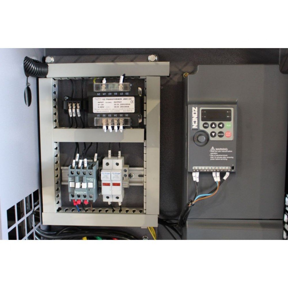 Гвинтовий компресор з інвертором CORMAK THEOR 30 -10