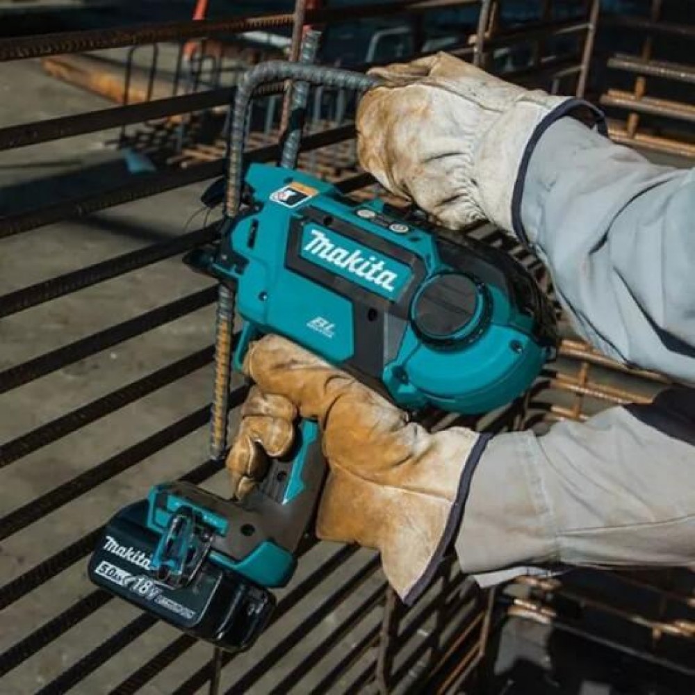 Акумуляторний арматурний в'язальний інструмент LXT 18В, 5Аг x 2шт, DC18RC, кейс, MAKITA, DTR181RTE Акумуляторний арматурний в'язальний інструмент LXT 18В, 5Аг x 2шт, DC18RC, кейс, MAKITA, DTR181RTE