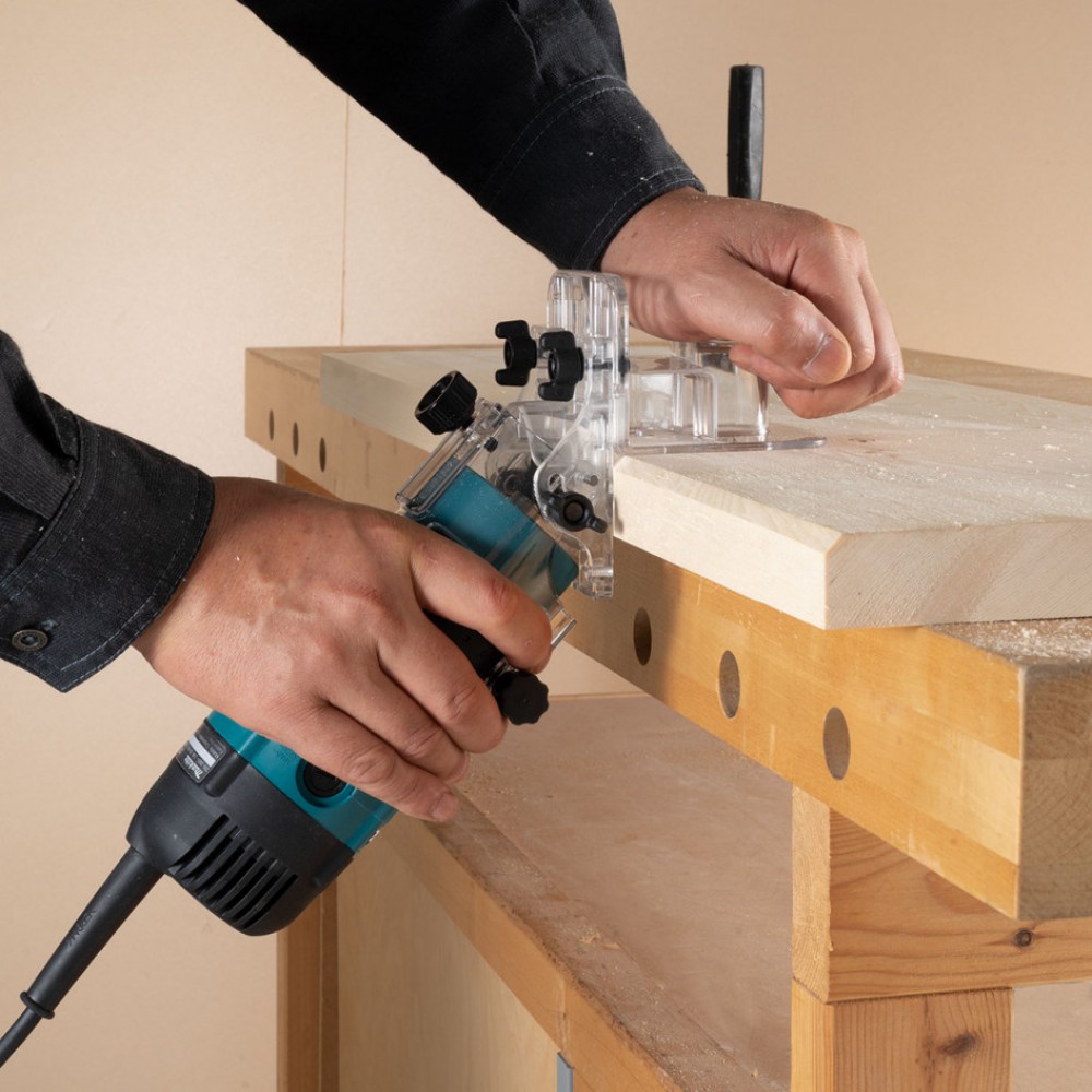 Фрезер Makita 3712 Фрезер Makita 3712