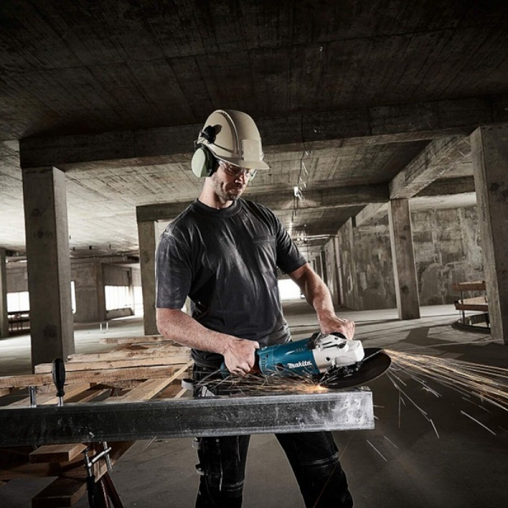 Болгарка Makita GA9020 Болгарка Makita GA9020