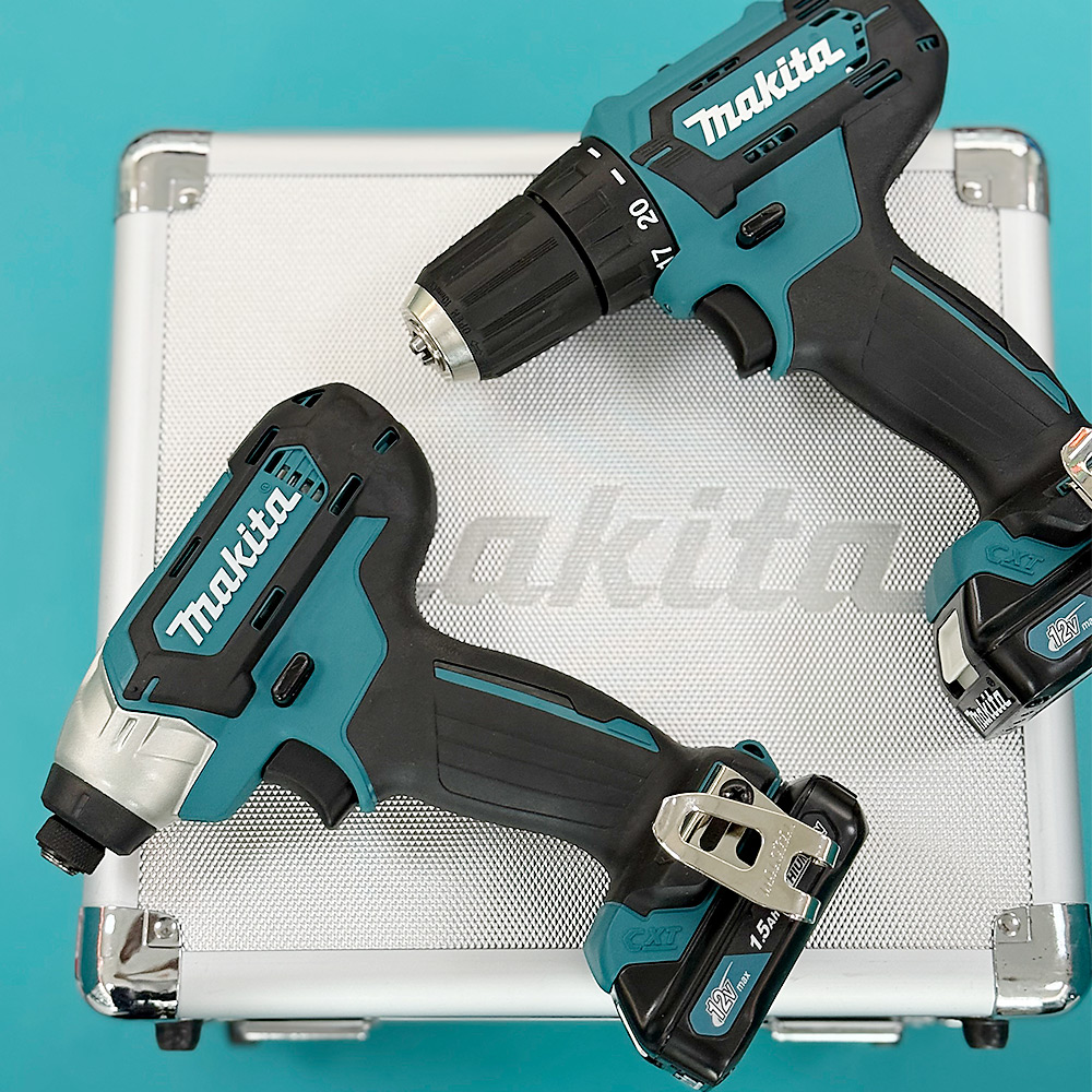 Набір акумуляторного інструменту Makita CXT 12VMax (DF333D,TD110D,DC10WD,BL1016x2,784244-7) Набір акумуляторного інструменту Makita CXT 12VMax (DF333D,TD110D,DC10WD,BL1016x2,784244-7)