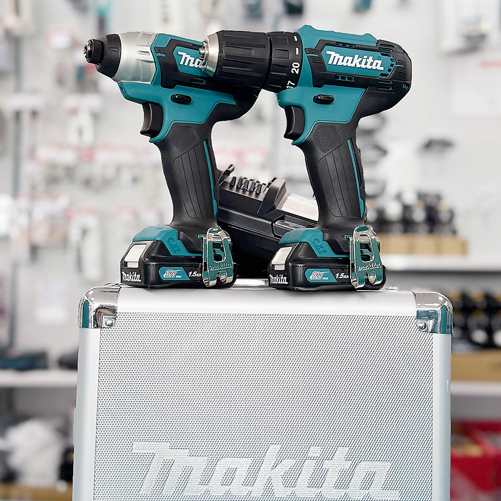 Набір акумуляторного інструменту Makita CXT 12VMax (DF333D,TD110D,DC10WD,BL1016x2,784244-7) Набір акумуляторного інструменту Makita CXT 12VMax (DF333D,TD110D,DC10WD,BL1016x2,784244-7)