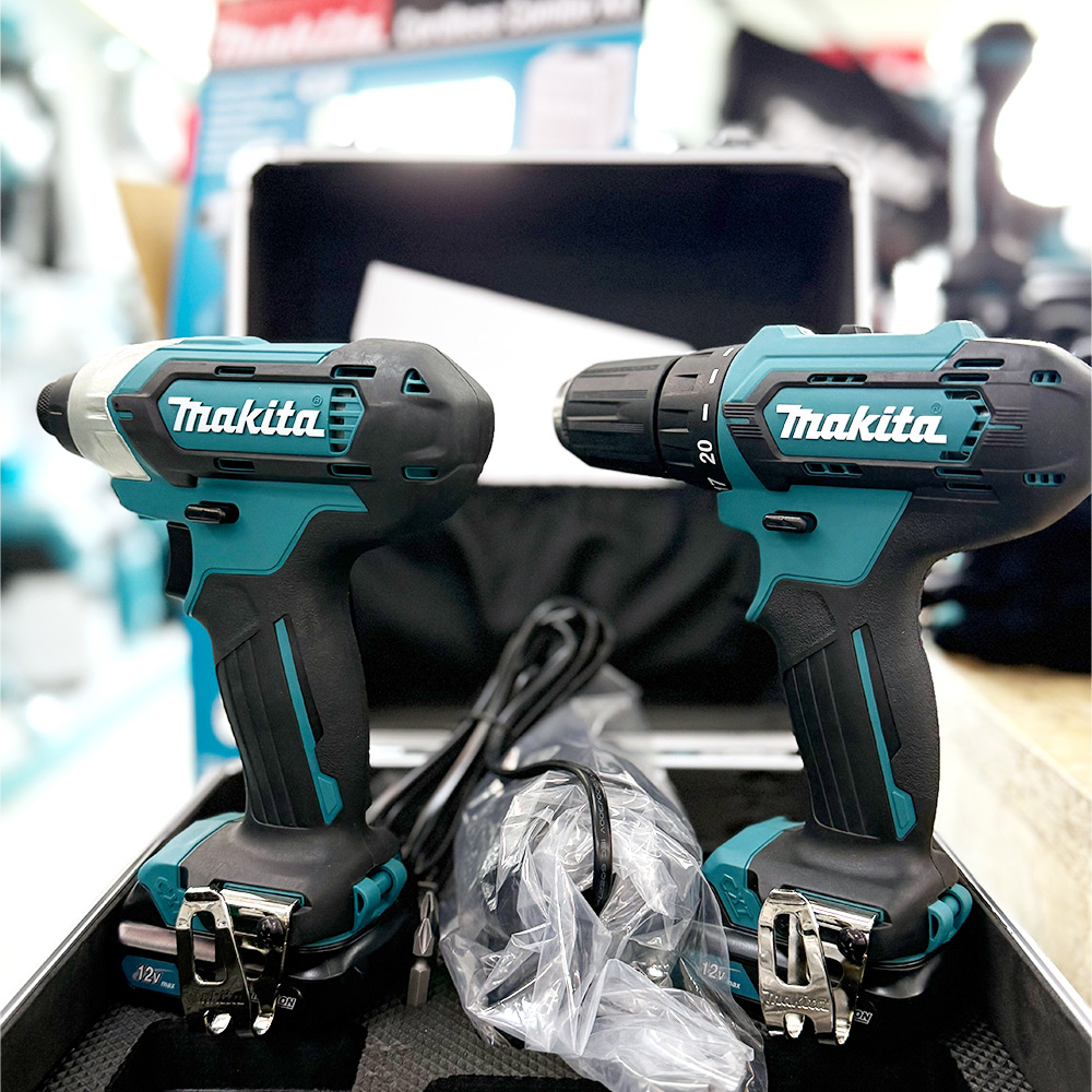 Набір акумуляторного інструменту Makita CXT 12VMax (DF333D,TD110D,DC10WD,BL1016x2,784244-7) Набір акумуляторного інструменту Makita CXT 12VMax (DF333D,TD110D,DC10WD,BL1016x2,784244-7)