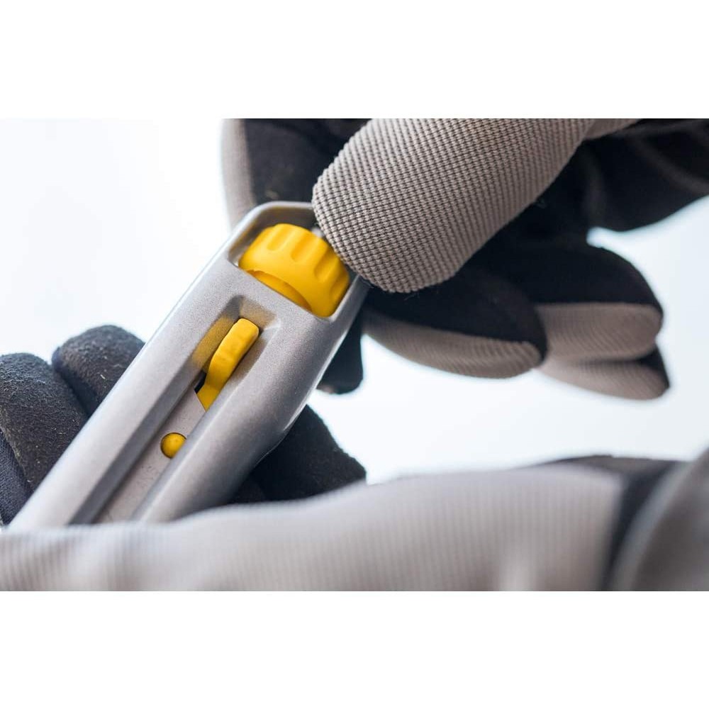 Ніж Interlock довжиною 165 мм з лезом шириною 18 мм з сегментами, що відламуються STANLEY 0-10-018 Ніж Interlock довжиною 165 мм з лезом шириною 18 мм з сегментами, що відламуються STANLEY 0-10-018