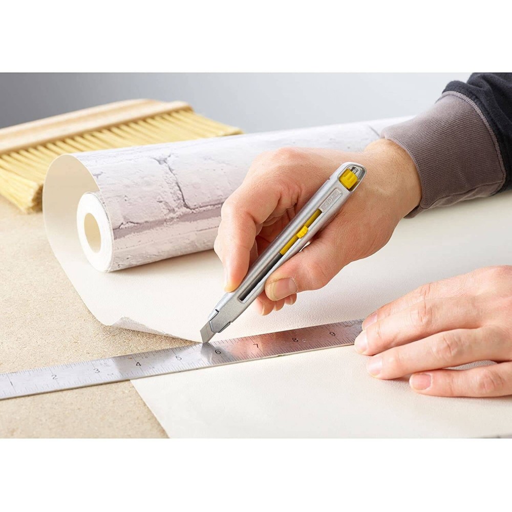 Ніж Interlock довжиною 135 мм з лезом шириною 9 мм з сегментами, що відламуються STANLEY 0-10-095 Ніж Interlock довжиною 135 мм з лезом шириною 9 мм з сегментами, що відламуються STANLEY 0-10-095