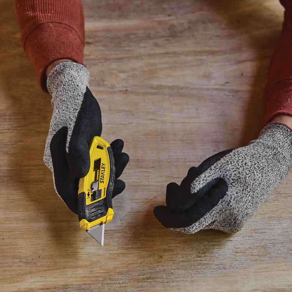 Ніж Control-Grip довжиною 132 мм з висувним лезом для оздоблювальних робіт STANLEY STHT10432-0 Ніж Control-Grip довжиною 132 мм з висувним лезом для оздоблювальних робіт STANLEY STHT10432-0