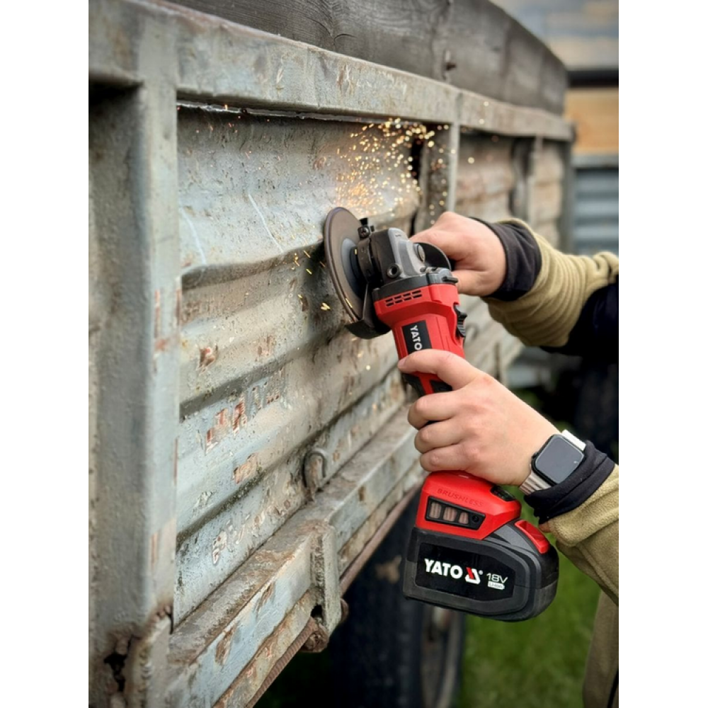 Шліфмашина кутова акумуляторна безщіткова YATO YT-828294 Шліфмашина кутова акумуляторна безщіткова YATO YT-828294